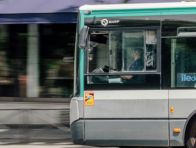 Bus sur la route