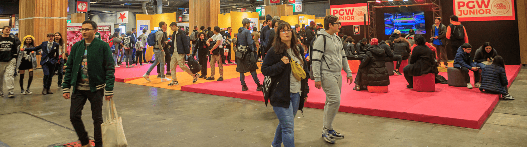 Families strolling through Paris Games Week
